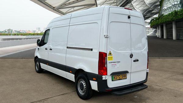 Mercedes-Benz eSprinter Progressive L2 H2 (DC 80kW) - Image 2