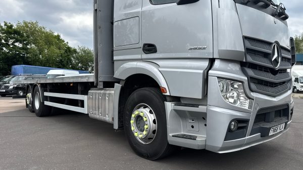 Mercedes-Benz Actros 2532 30Ft Flatbed - Image 19