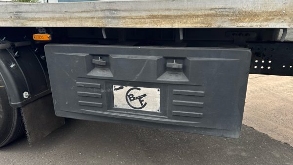 Mercedes-Benz Actros 2532 30Ft Flatbed - Image 22
