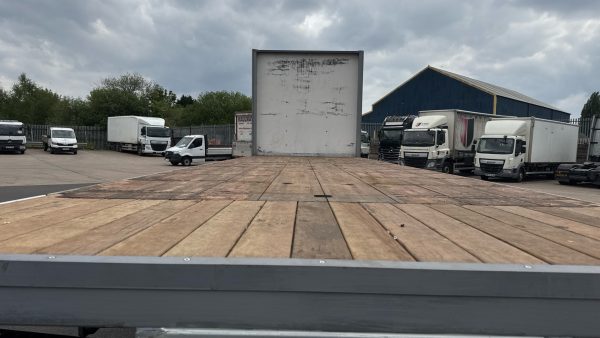 Mercedes-Benz Actros 2532 30Ft Flatbed - Image 23