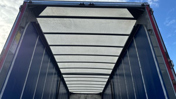 Mercedes-Benz Actros 2532 Curtainside with Tuckaway taillift - Image 14