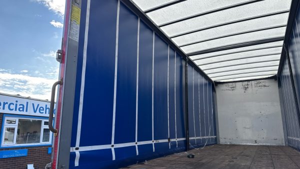 Mercedes-Benz Actros 2532 Curtainside with Tuckaway taillift - Image 15