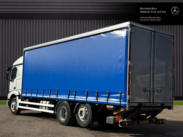 Mercedes-Benz Actros 2532 Curtainside with Tuckaway taillift - Image 4