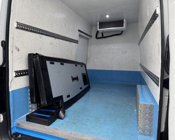 2020 Mercedes-Benz Sprinter 2.1 314 CDI FWD L2H2 Freezer Panel Van - Image 3