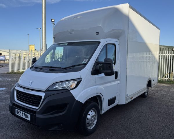 2023 Peugeot Boxer 2.2 BlueHDI 335 Profesional Premium+L3 Low Loader Van - Image 2