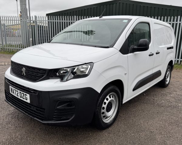 2023 Peugeot Partner 1.5 950 Professional Premium+ L2H1 Panel Van - Image 2