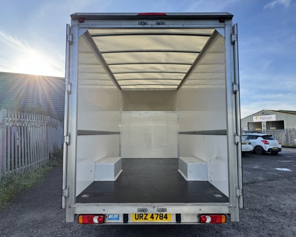 2023 Peugeot Boxer 2.2 BlueHDI 335 Profesional Premium+L3 Low Loader Van - Image 3