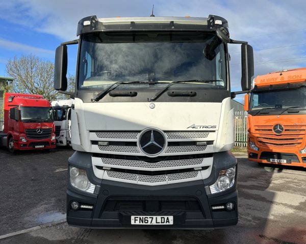 2017 (LDA) Mercedes-Benz Actros 2433 Mid-lift Lightweight (L-Sleeper Cab) T/Unit - Image 3