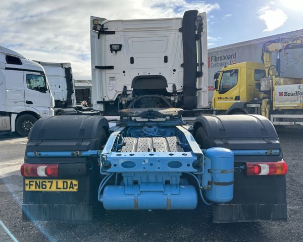 2017 (LDA) Mercedes-Benz Actros 2433 Mid-lift Lightweight (L-Sleeper Cab) T/Unit - Image 4