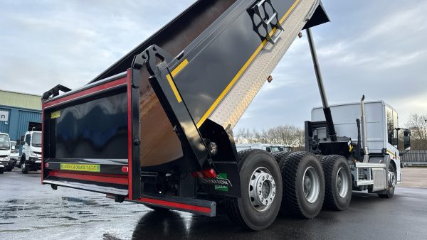 Mercedes-Benz Econic 3235 Tridem Tipper 8X4/4 - Image 21