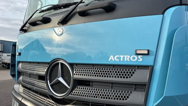 Mercedes-Benz Actros 2533 30ft Flatbed - Image 18