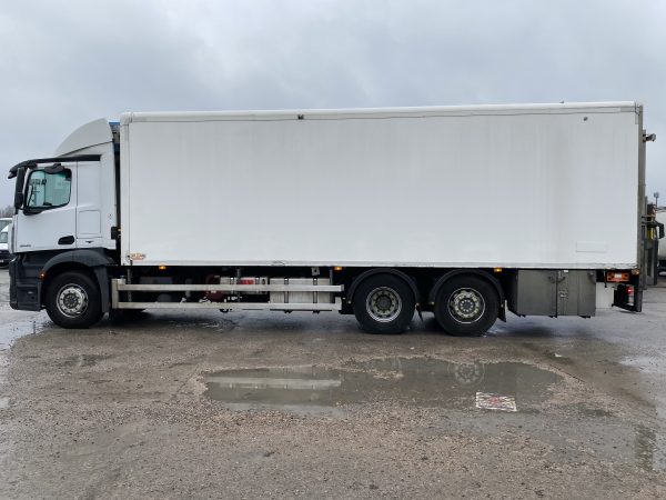 2018 Mercedes Antos 2545 26 Tonne Fridge - Image 3