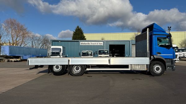 Mercedes-Benz Antos 2532 28ft Dropside - Image 17