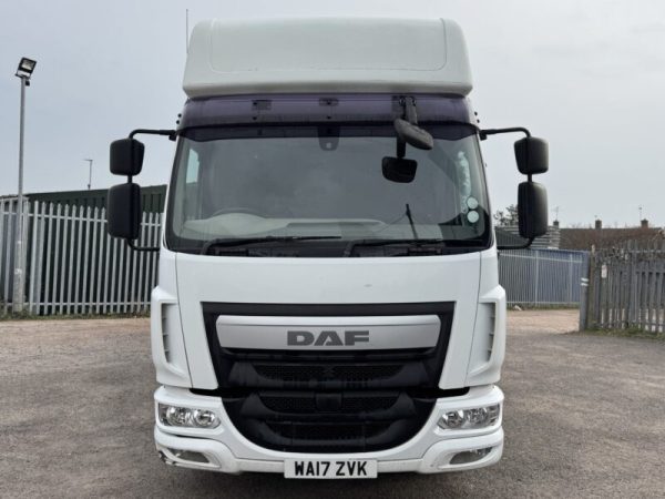 2017 DAF LF 180 FA Hatcher Double Bunk Sleeper Cab 7.5 Tonne Box Truck - Image 3