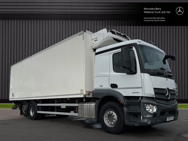 Mercedes-Benz Actros 2530 Dual Compartment Refrigerator - Image 2