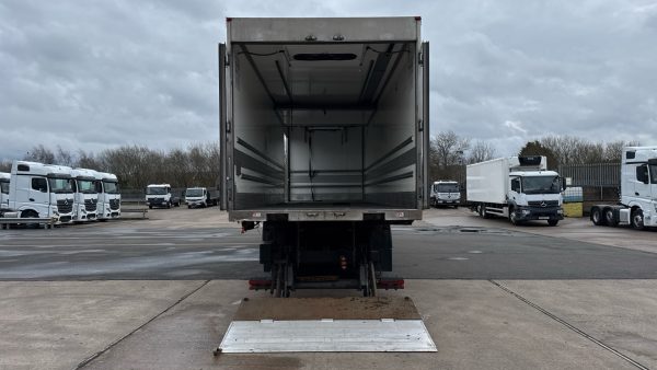 Mercedes-Benz Actros 2530 Dual Compartment Refrigerator - Image 18