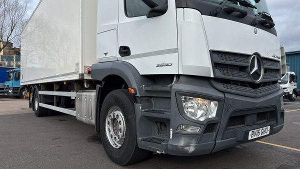 Mercedes-Benz Actros 2530 Dual Compartment Refrigerator - Image 25