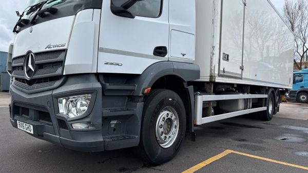 Mercedes-Benz Actros 2530 Dual Compartment Refrigerator - Image 26