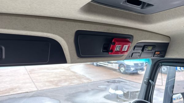 Mercedes-Benz Actros 2530 Dual Compartment Refrigerator - Image 35