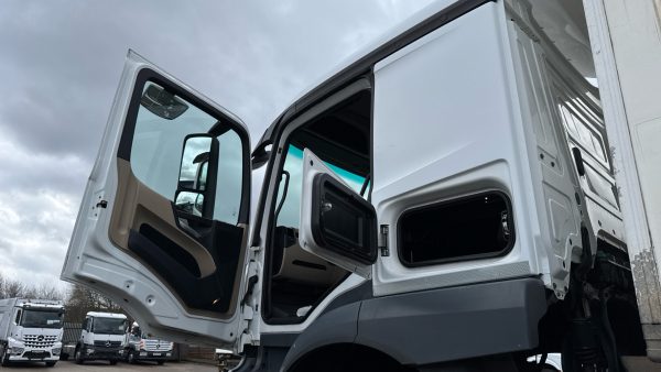 Mercedes-Benz Actros 2530 Dual Compartment Refrigerator - Image 38