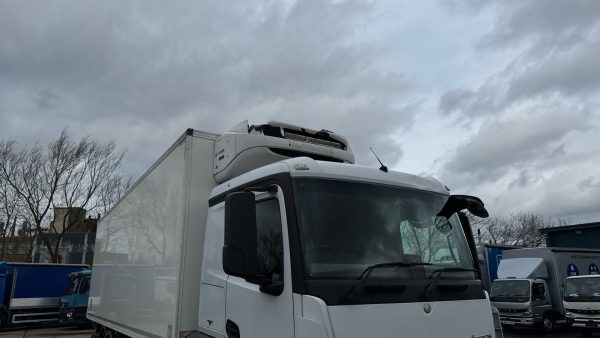 Mercedes-Benz Actros 2530 Dual Compartment Refrigerator - Image 39