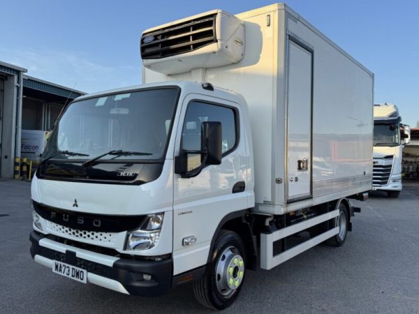 2023 Mitsubishi Fuso Canter 7C15E 7.5T Dual Temperature Freezer Truck - Image 2