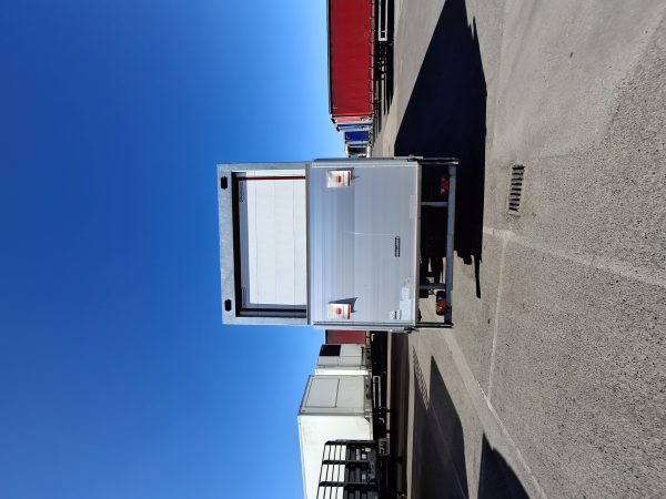 Montracon Box Van w/ Tail Lift - Image 12