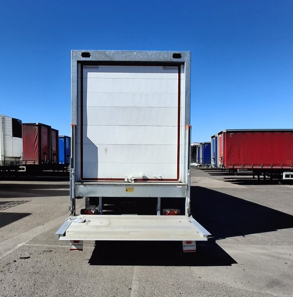 Montracon Box Van w/ Tail Lift - Image 6