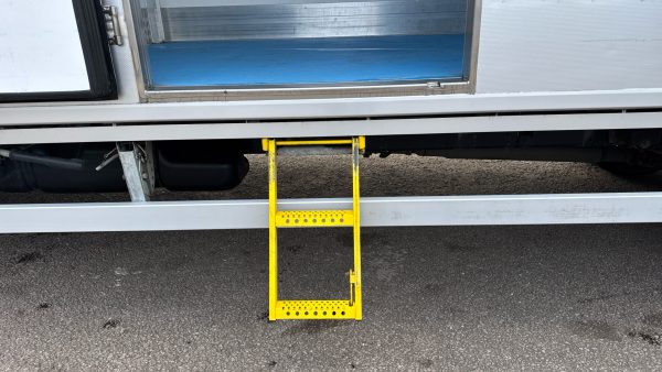 Iveco Daily 72-180 Dual Compartment Fridge - Image 16