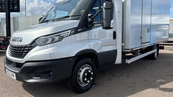 Iveco Daily 72-180 Dual Compartment Fridge - Image 28