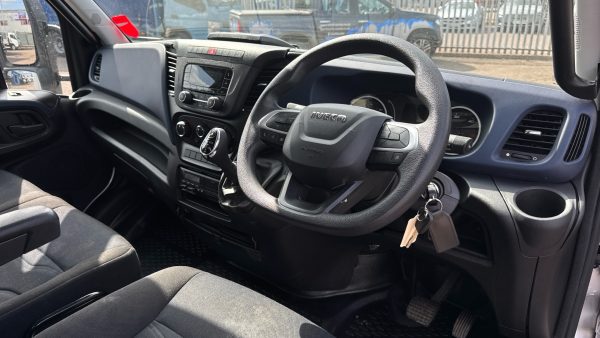 Iveco Daily 72-180 Dual Compartment Fridge - Image 10