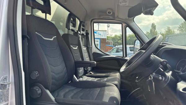 Iveco Daily 72-180 Dual Compartment Fridge - Image 11