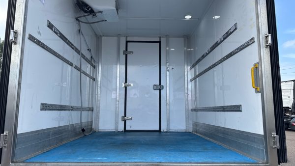 Iveco Daily 72-180 Dual Compartment Fridge - Image 16