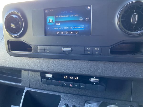 2019 Mercedes 516 LWB CDI Sprinter Van T/Lift - Image 11