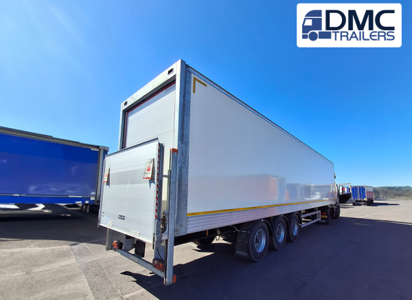 Montracon Box Van w/ Tail Lift