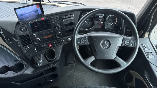 Mercedes-Benz Actros 1845 GigaSpace Low Ride Height - Image 9