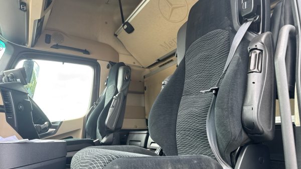 Mercedes-Benz Actros 1845 GigaSpace Low Ride Height - Image 13