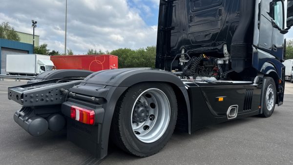 Mercedes-Benz Actros 1845 GigaSpace Low Ride Height - Image 20