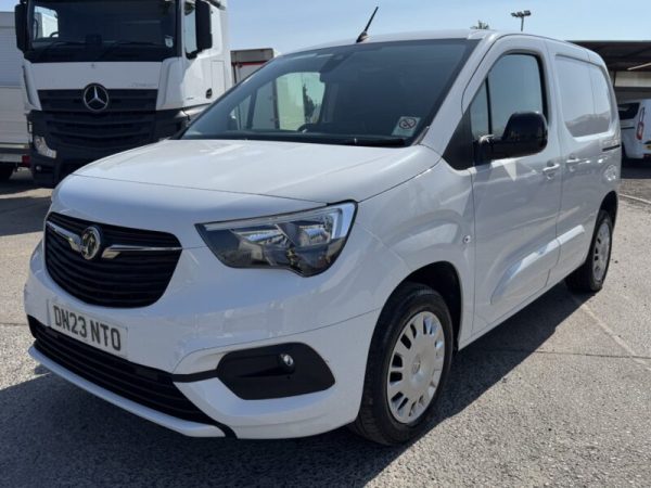 2023 Vauxhall Combo 1.5 Turbo D 2300 Pro L1H1 Panel Van - Image 2