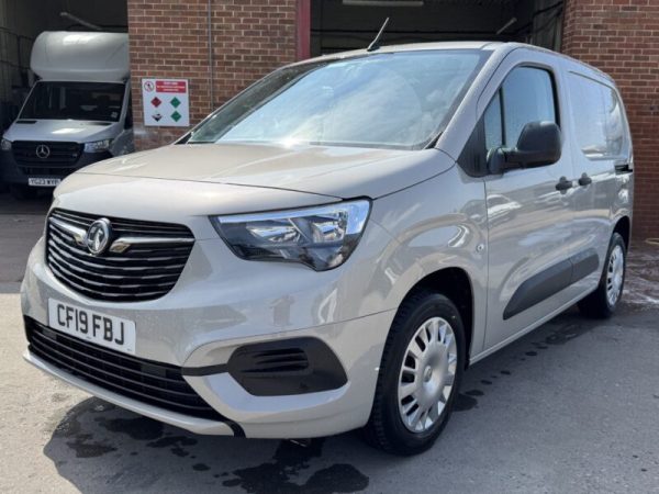 2019 Vauxhall Combo 1.6 Turbo D 2000 Sportive L1H1 Panel Van - Image 2