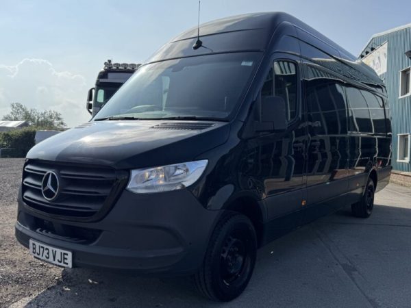 2024 Mercedes-Benz Sprinter 2.0 315 CDI Premium L4H3 Panel Van - Image 2