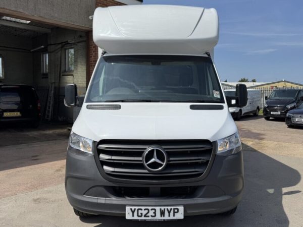 2023 Mercedes-Benz Sprinter 2.0 315 CDI Progressive RWD Luton Box with Tail Lift - Image 3
