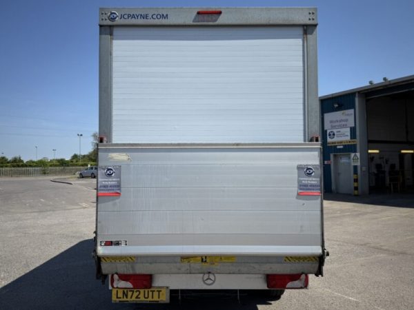2022 Mercedes-Benz Sprinter 2.0 315 CDI Progressive RWD Luton Box with Tail Lift - Image 4