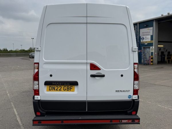 2022 Renault Master 2.3 DCI 35 Business+MWB Dual Temp Freezer Panel Van - Image 4