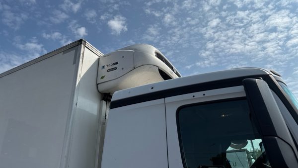 Mercedes-Benz Actros 2530 Dual Zone Refrigerated with Sleeper Cab - Image 20