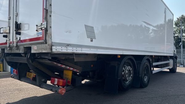 Mercedes-Benz Actros 2530 Dual Zone Refrigerated with Sleeper Cab - Image 26