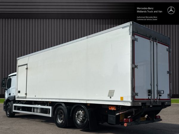 Mercedes-Benz Actros 2530 Dual Zone Refrigerated with Sleeper Cab - Image 4