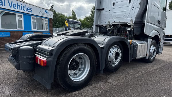 Mercedes-Benz Actros 2548 Gigaspace - Image 20