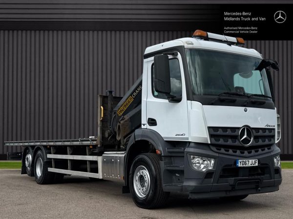Mercedes-Benz Arocs 2530 Flatbed with Palfinger Crane