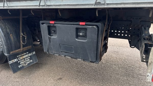 Mercedes-Benz Arocs 2530 Flatbed with Palfinger Crane - Image 24